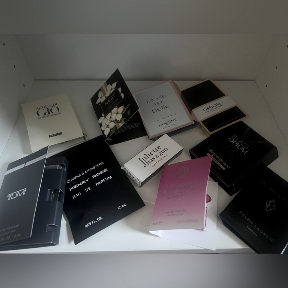 10pcs Assorted Perfume Sample Set - Picture 2 of 2